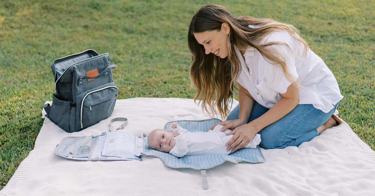 Simple Ways to Change a Diaper On the Go When There’s No Changing Table In Sight