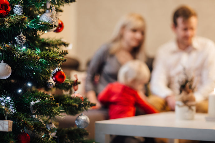 5 SIMPLE HOLIDAY ACTIVITIES TO BOND OVER WITH YOUR CHILDREN