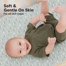 Load image into Gallery viewer, Soothe Fitted Crib Sheet (Daisies)
