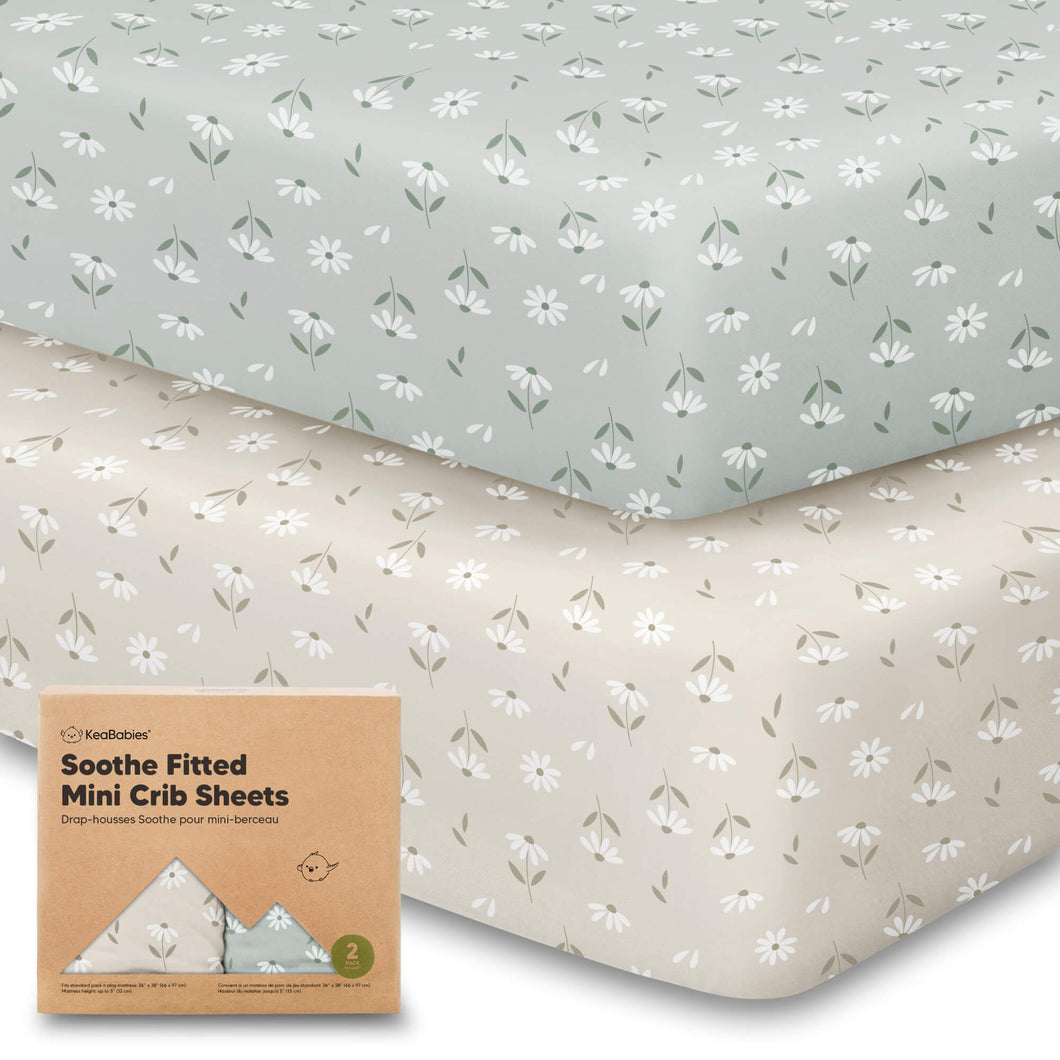Soothe Fitted Mini Crib Sheet (Daisies)