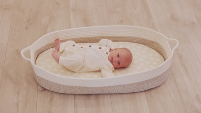 video of the isla bassinet sheet 29387700338874